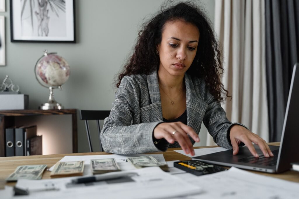 Budgeting on a low Income: 8 Simple Steps